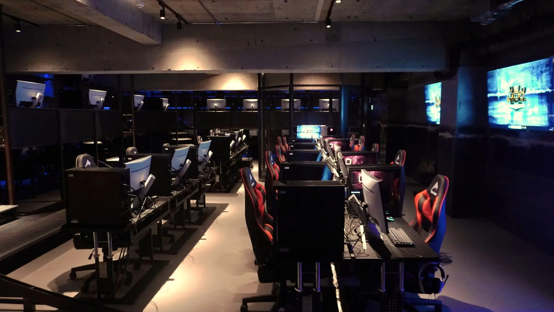 hangout eスポーツエリア24